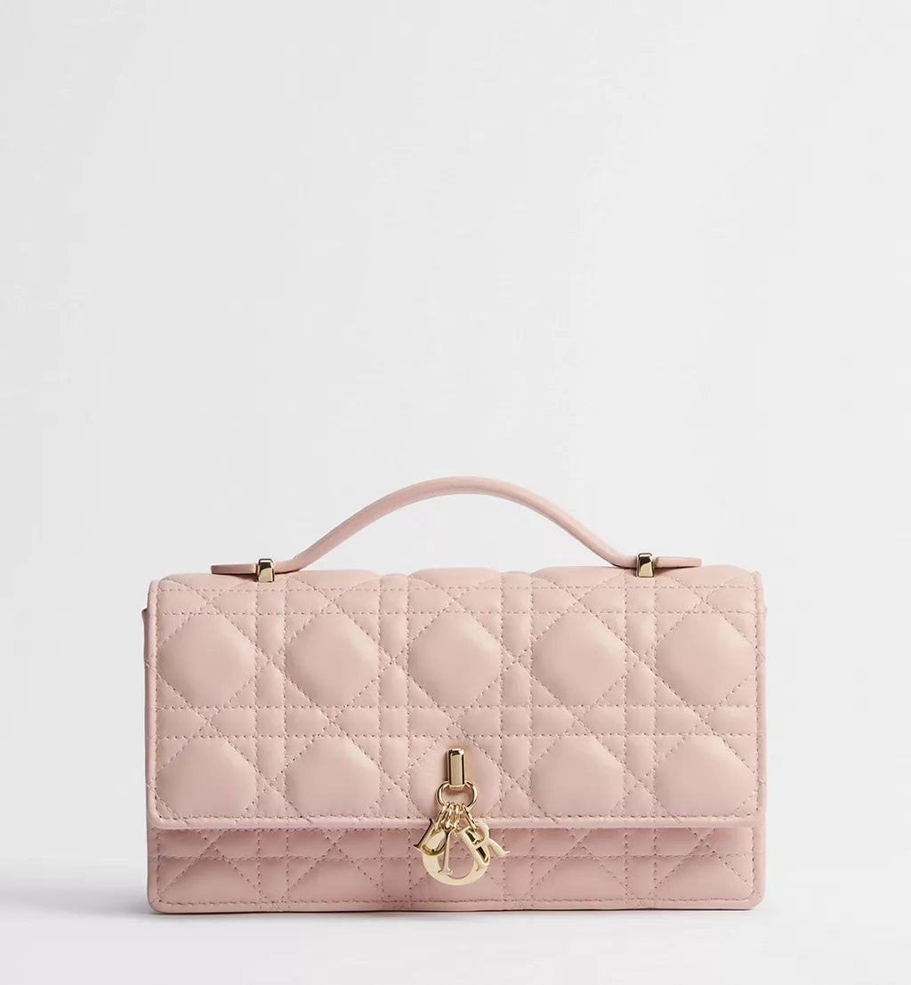 Powder-pink lambskin with Cannage motif