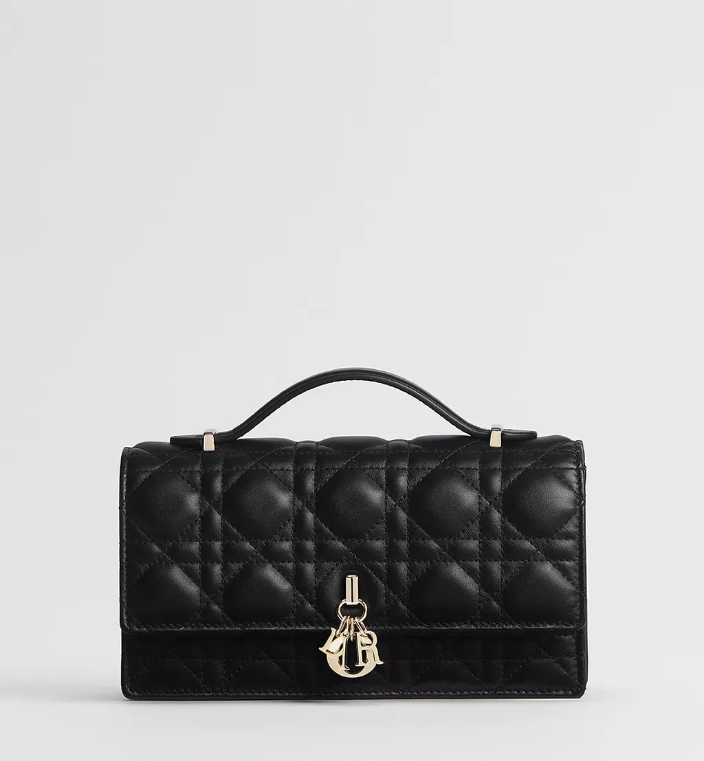 Black lambskin with Cannage pattern