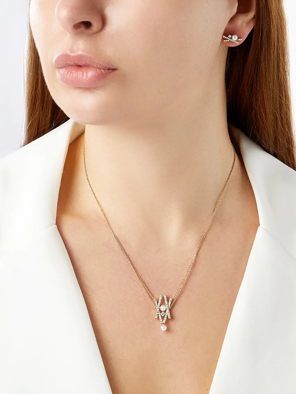 18kt yellow gold Sleek Akoya pearl diamond pendant necklace