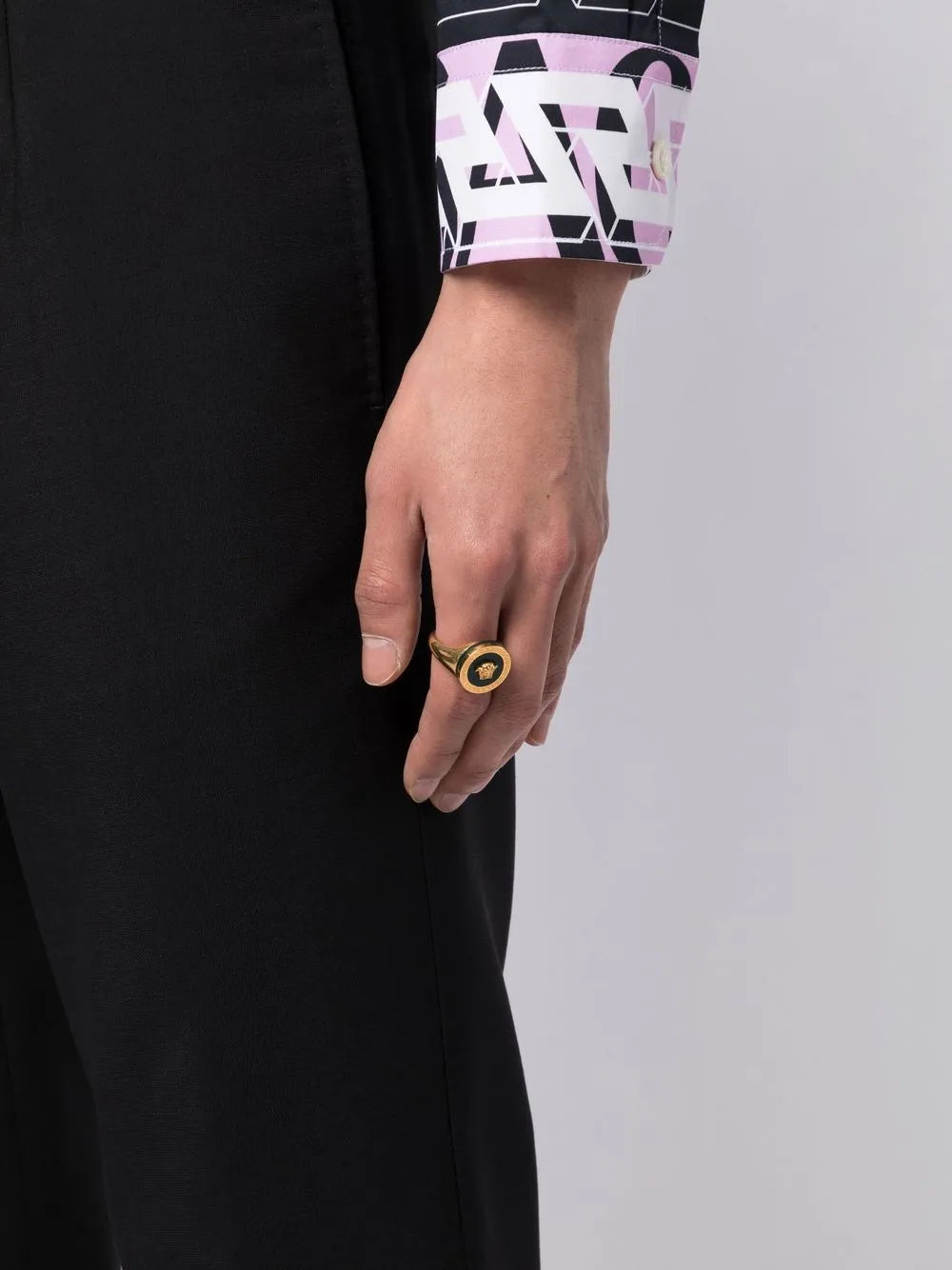 Medusa plaque ring