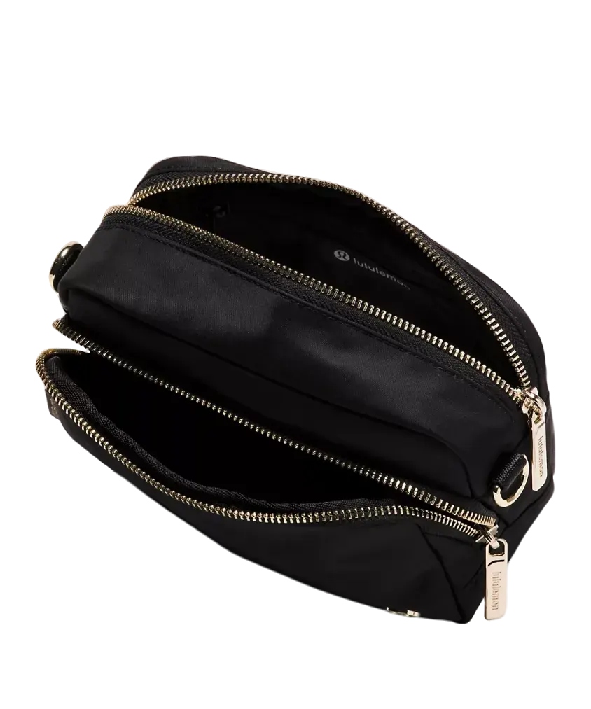 Lululemon Everywhere Crossbody Bag 2L Metal Hardwar Black/Golde