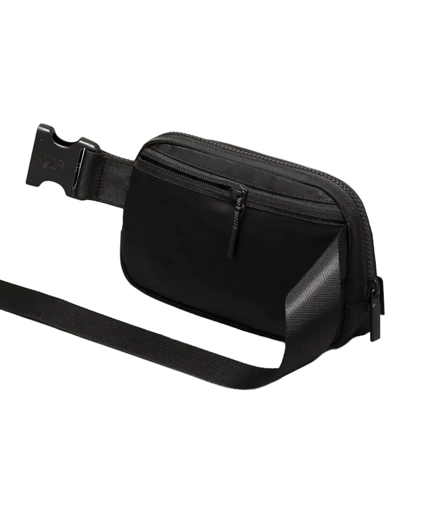 Lululemon Everywhere Belt Bag 1L Black