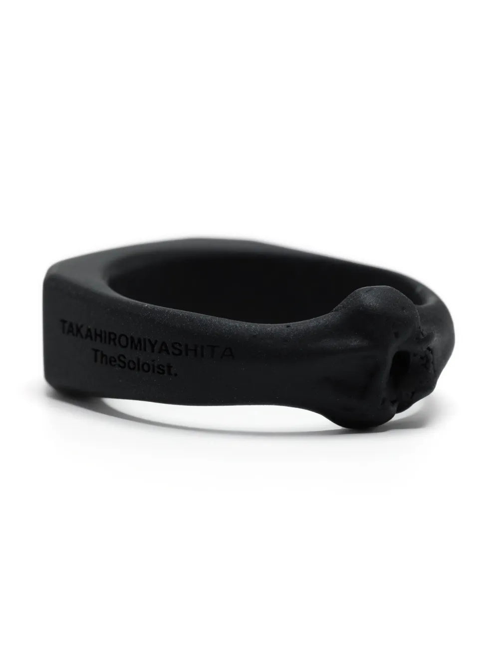 Born-shape signet ring