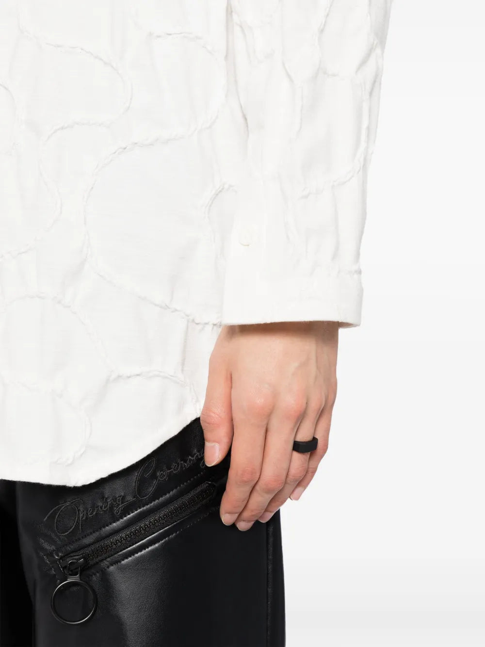 Born-shape signet ring