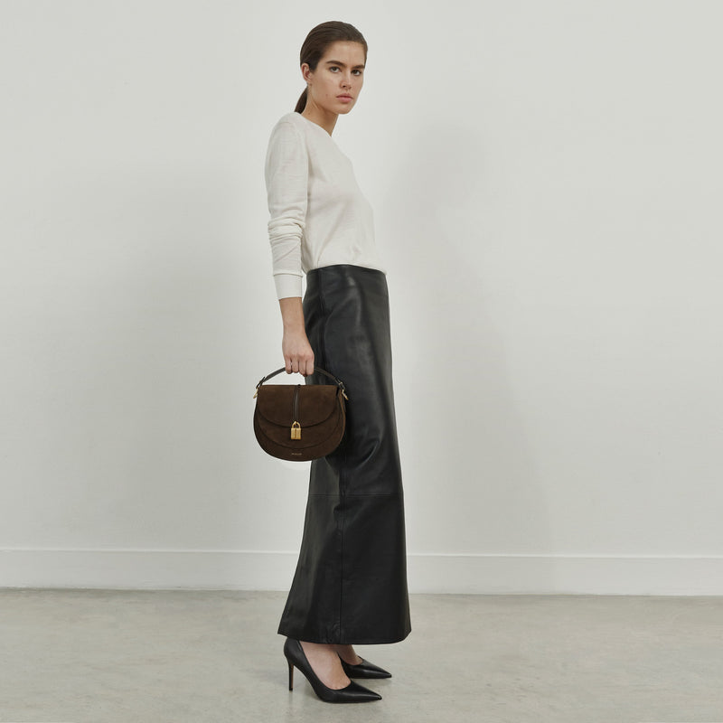 DeMellier The Siena Saddle mocha suede & mocha small grain
