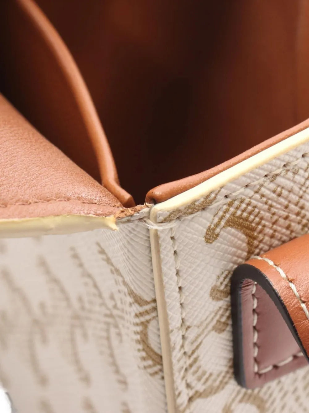 2010 Claude Triomphe shoulder bag
