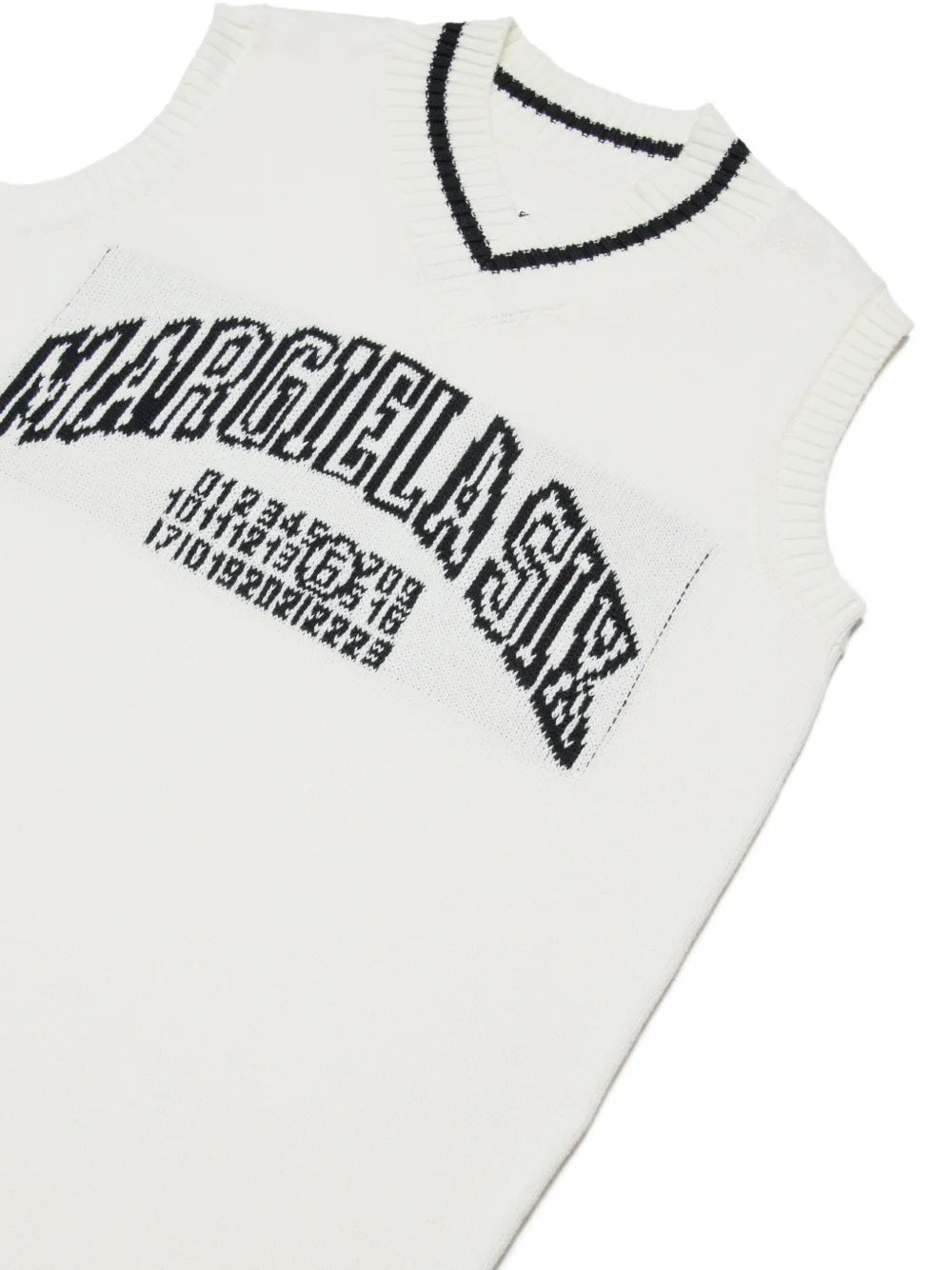 V-neck sleeveless casual dress