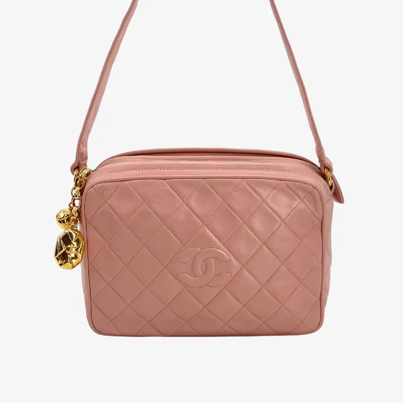 C566 - CHANEL Vintage Pink Lambskin Camera Bag