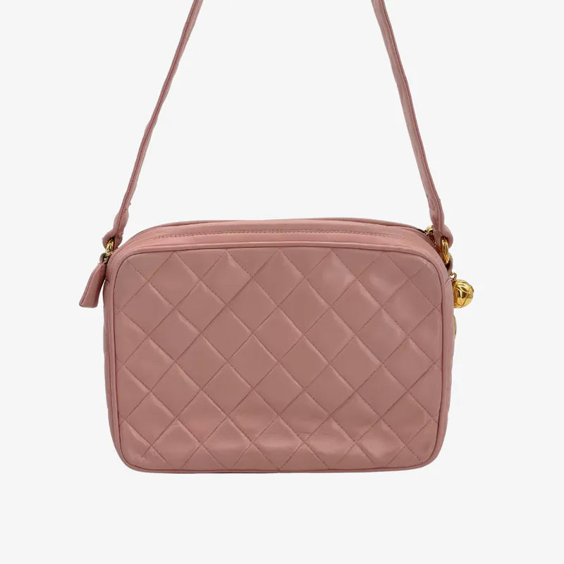 C566 - CHANEL Vintage Pink Lambskin Camera Bag