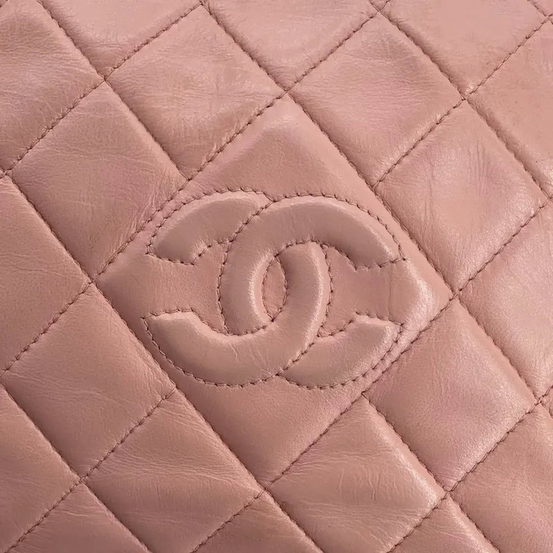 C566 - CHANEL Vintage Pink Lambskin Camera Bag