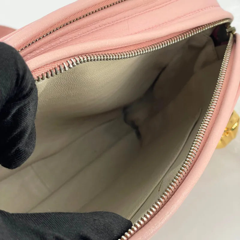 C566 - CHANEL Vintage Pink Lambskin Camera Bag