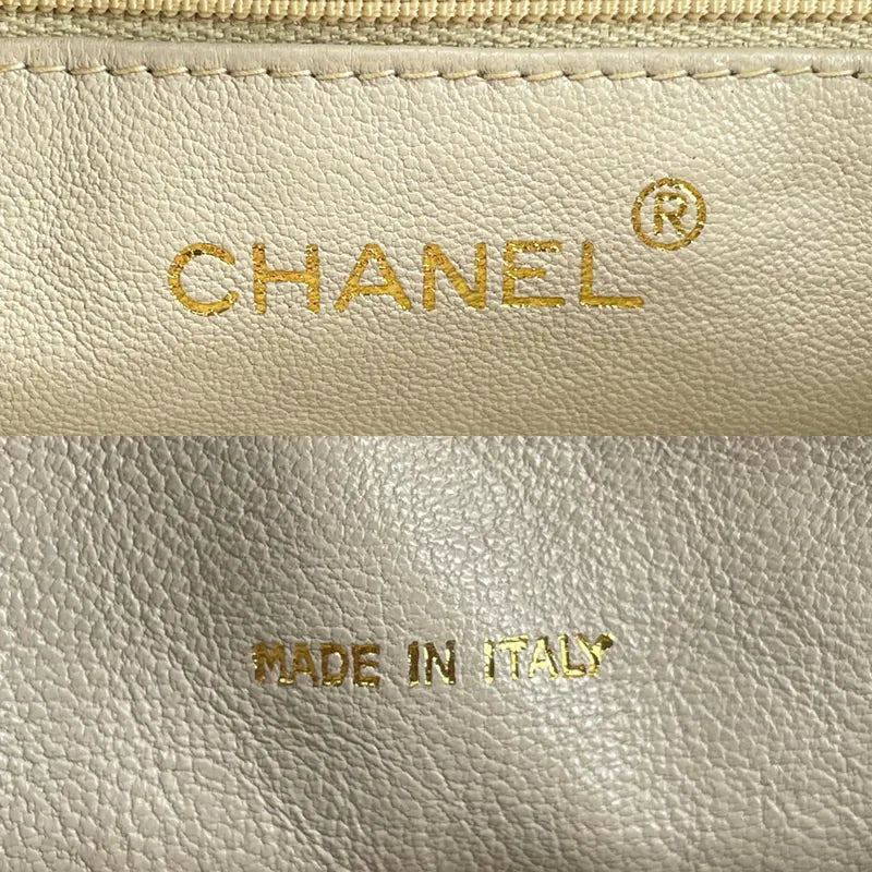 C566 - CHANEL Vintage Pink Lambskin Camera Bag