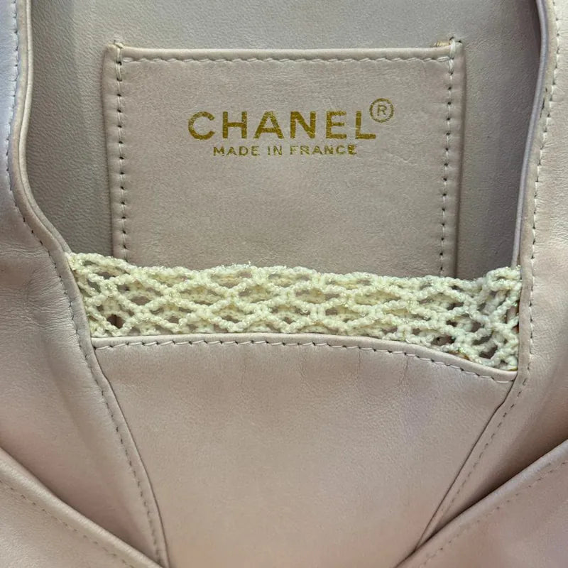 C531 - CHANEL Vintage Pale Pink Calfskin Camellia Wristlet Evening Bag