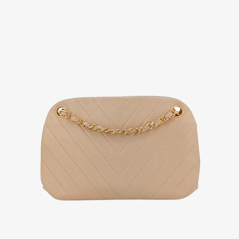 RB447 - CHANEL Vintage Beige Lambskin Chevron Handbag