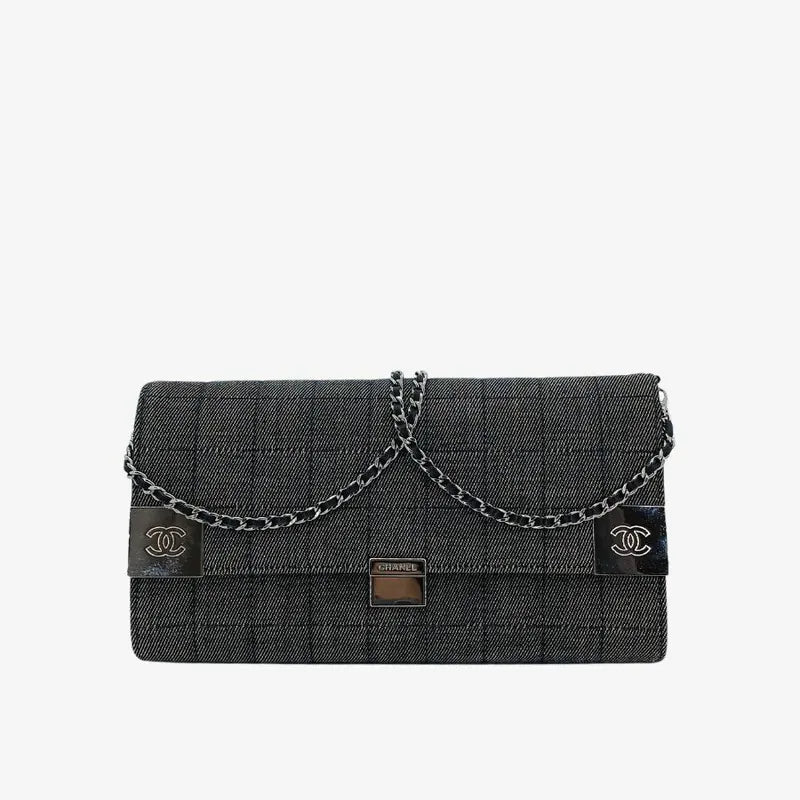 JU391 - CHANEL Vintage Black Denim Chocolate Bar Flap Bag