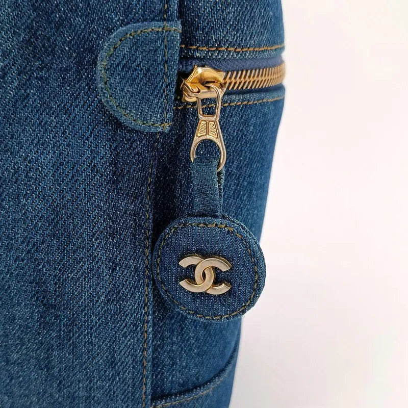 RA980 - CHANEL Vintage Blue Denim Cosmetic Bag