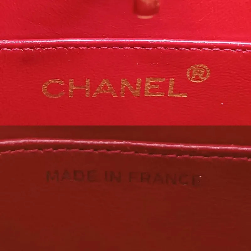 RA527 - CHANEL Vintage Red Lambskin Quilted 31 Tote Bag