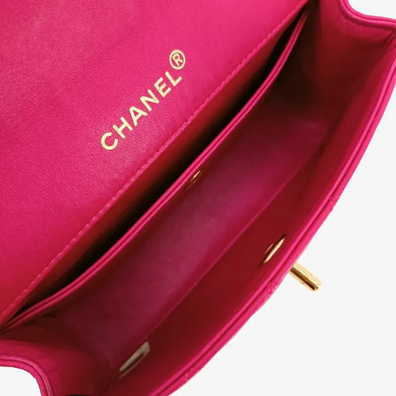 RA627 - CHANEL Vintage Pink Lambskin Gold Chain Flap Bag