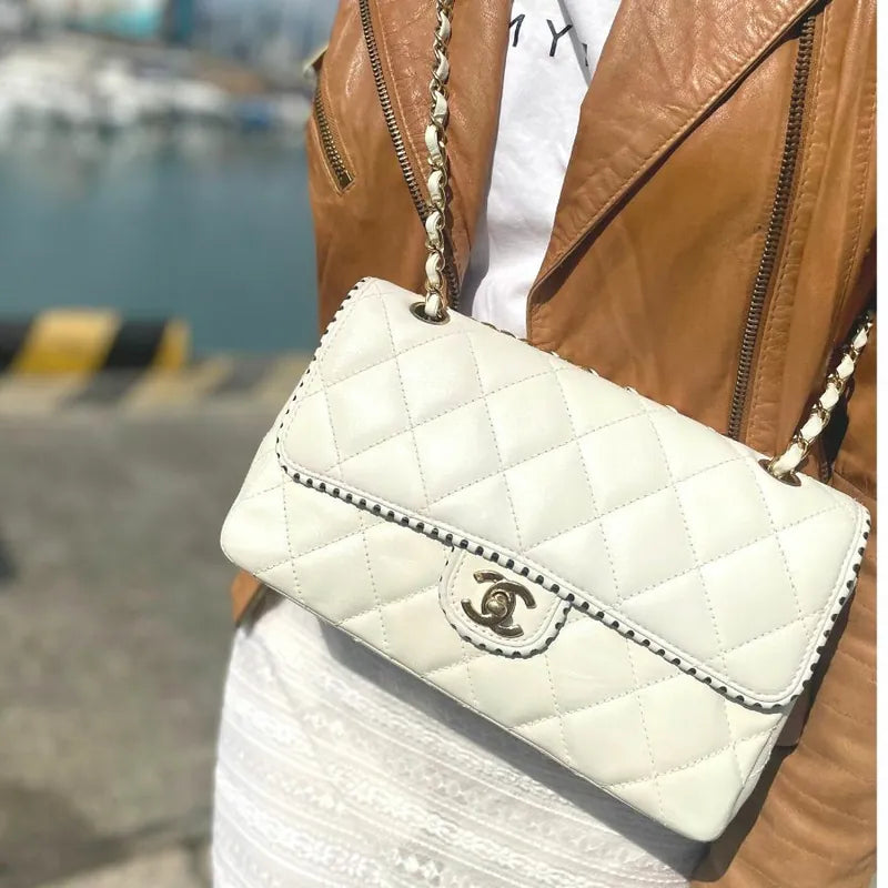 RA166 - CHANEL Vintage White Lambskin 25cm Flap Bag