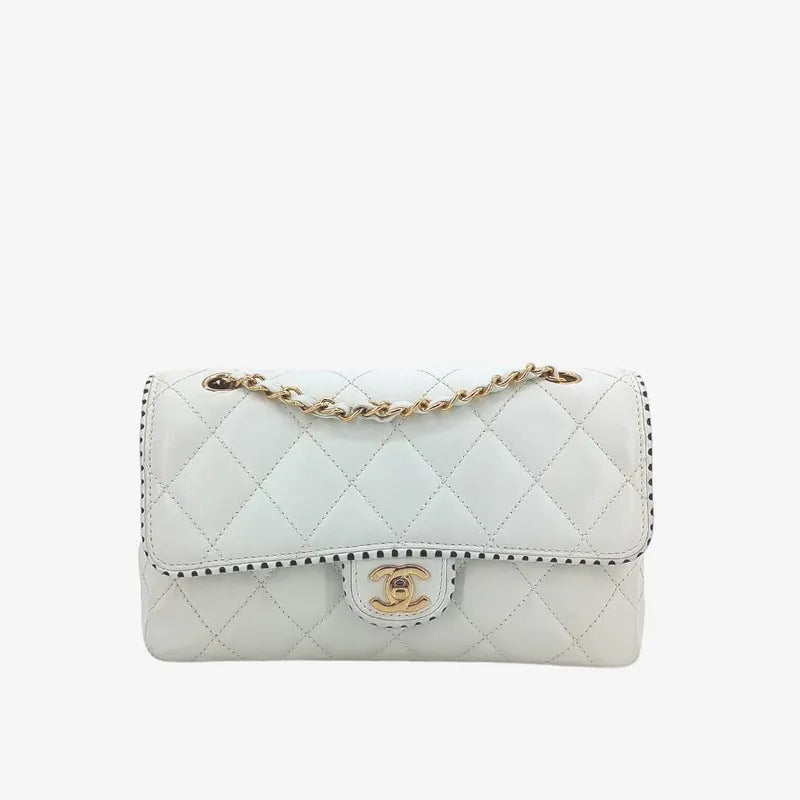 RA166 - CHANEL Vintage White Lambskin 25cm Flap Bag