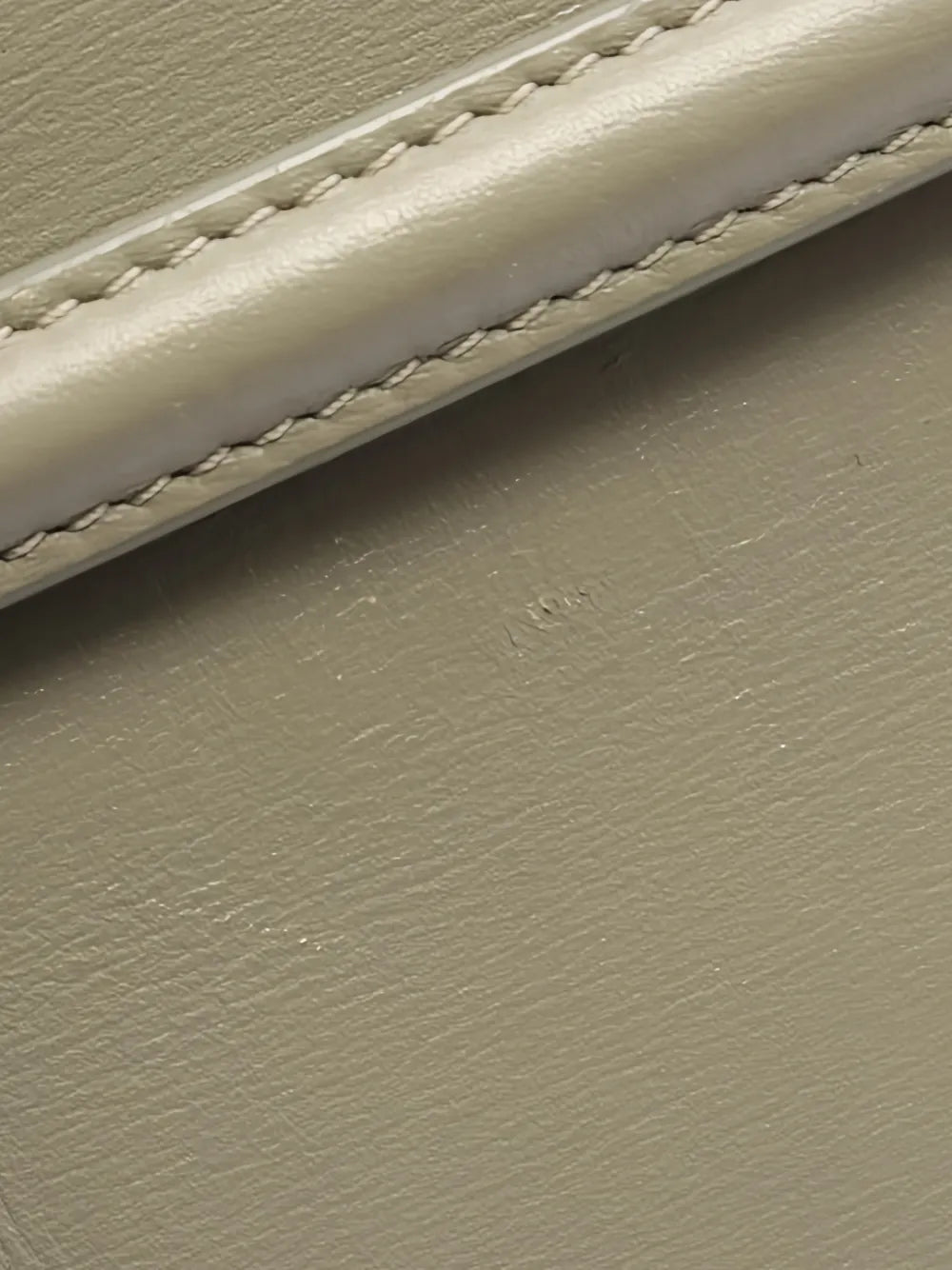 2010s leather phone pouch