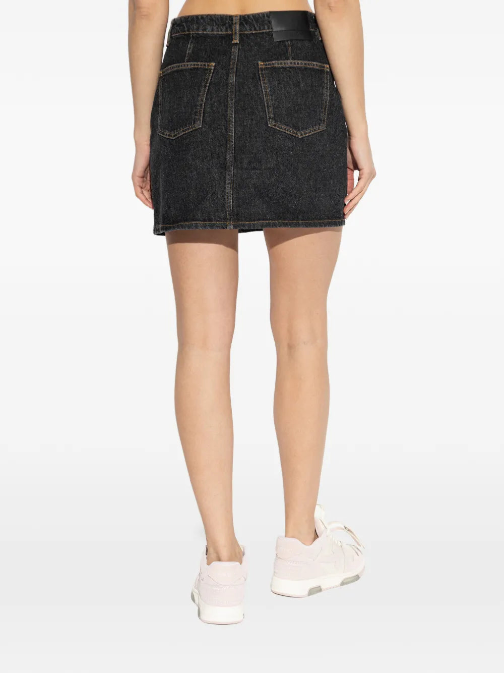 button-fastening mini denim skirt