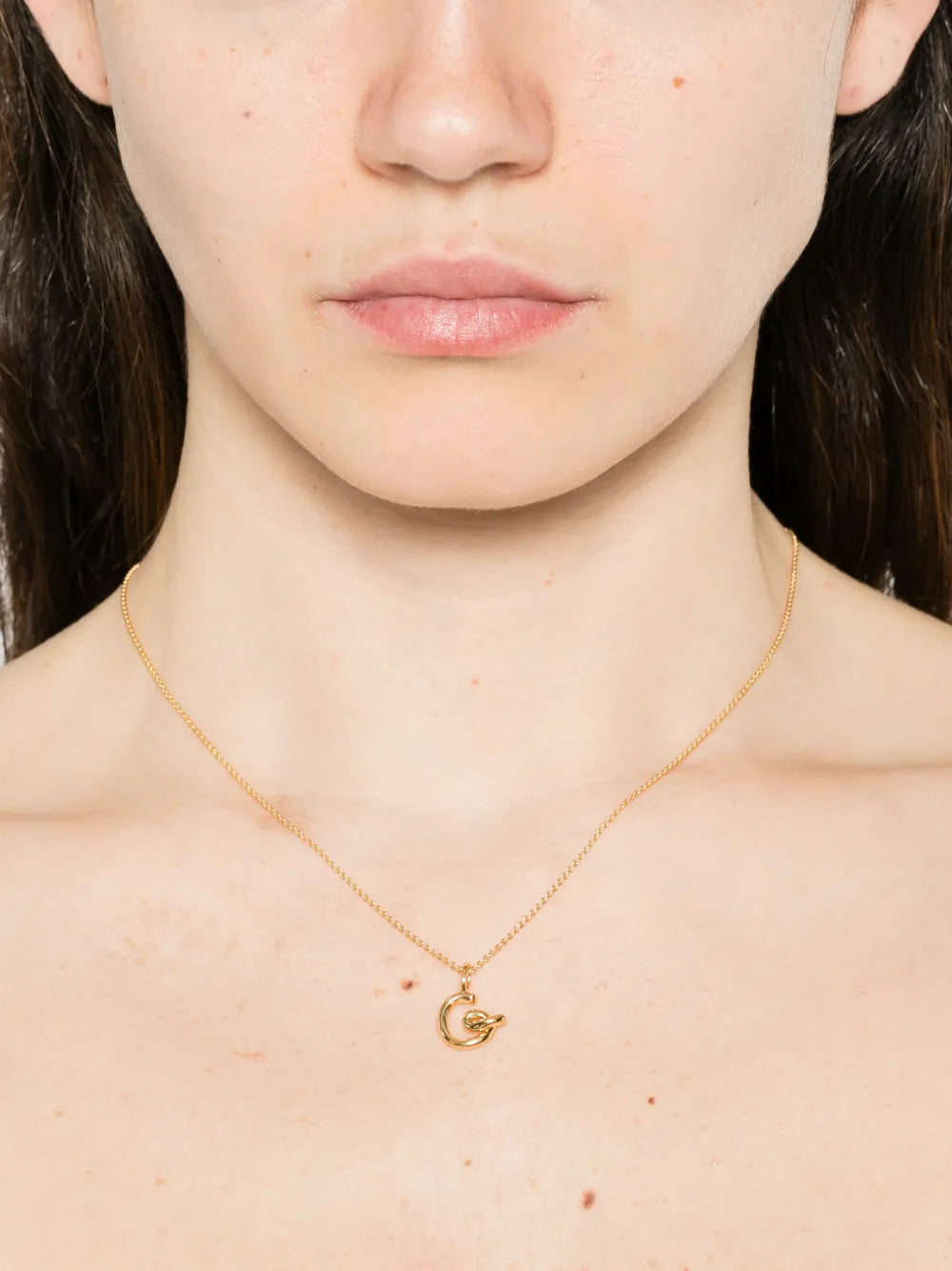 Curly Molten mini inicial-C necklace