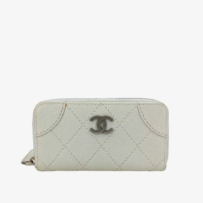 RA024 - CHANEL Vintage White Caviar Leather Zipped Coin Purse