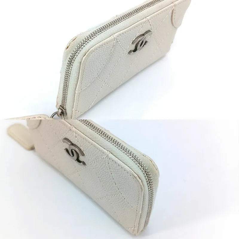 RA024 - CHANEL Vintage White Caviar Leather Zipped Coin Purse