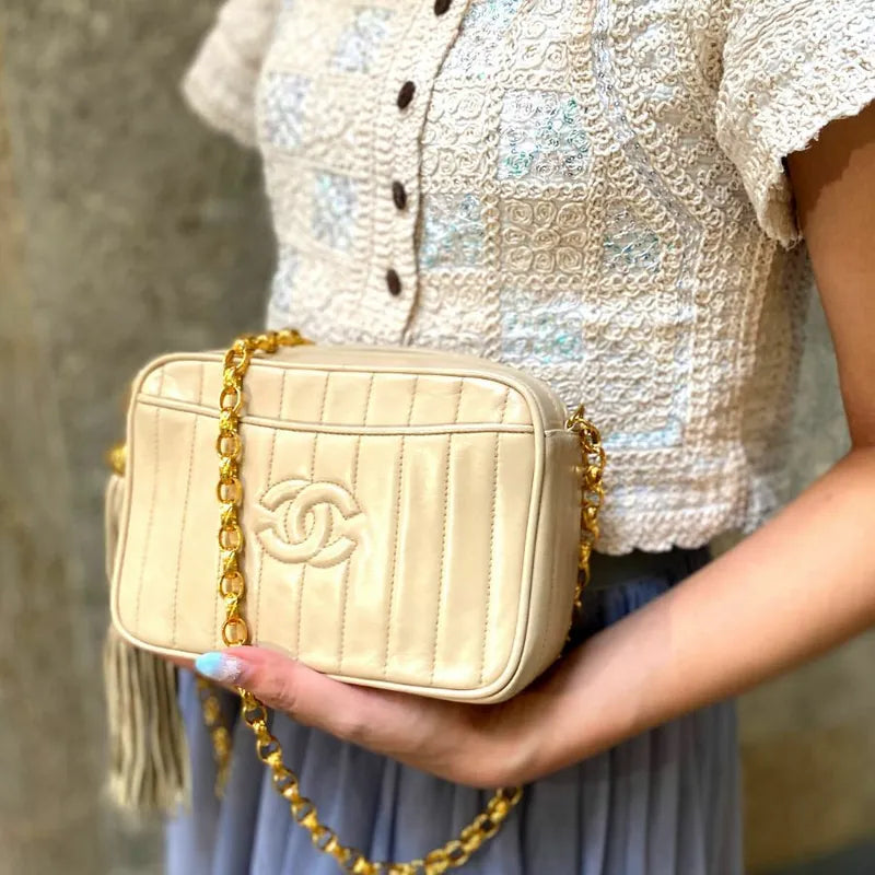JT248 - CHANEL Vintage Beige Lambskin Tassels Gold Chain Camera Bag