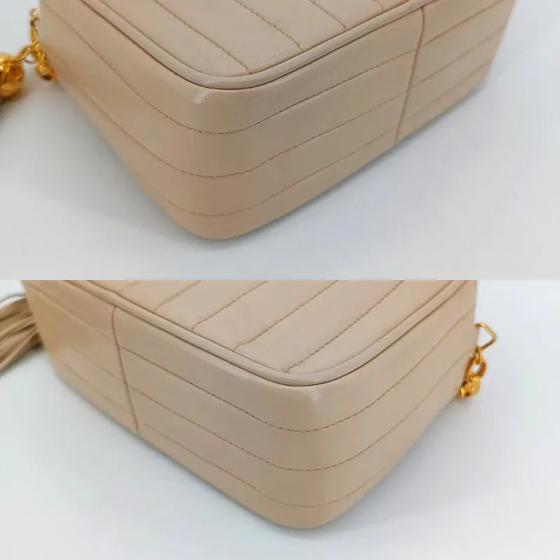 JT248 - CHANEL Vintage Beige Lambskin Tassels Gold Chain Camera Bag