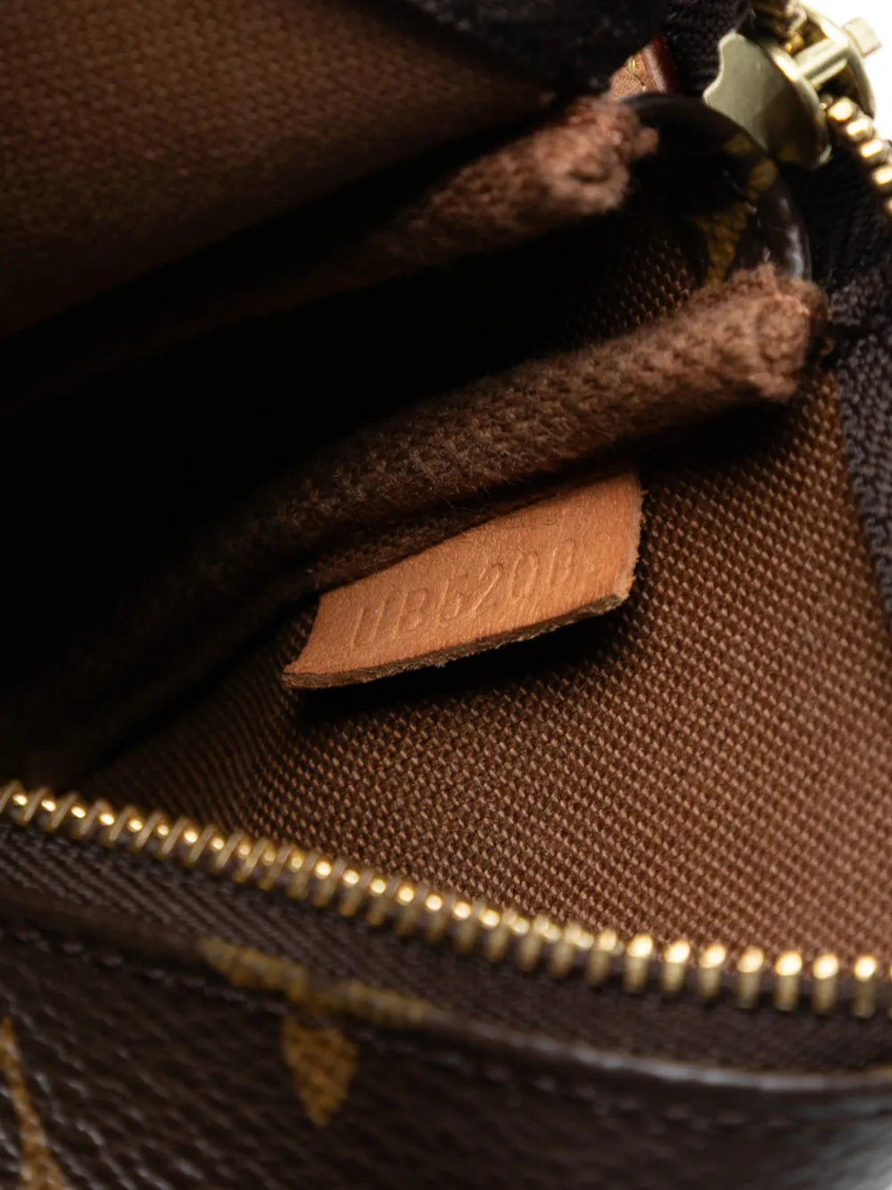 2020 Monogram Mini Pochette Accessoires handbag