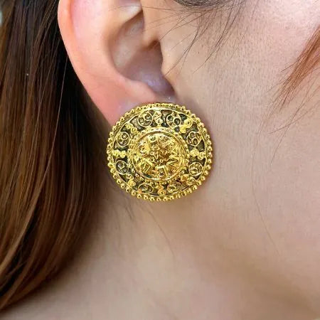 JS480 - CHANEL Vintage Round Gold Plated Clip-On Earrings