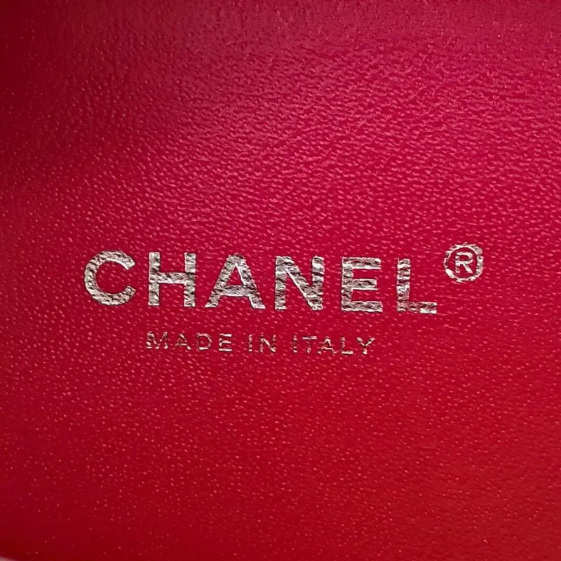 JAH168 - CHANEL Bicolor White/Black Caviar Leather Vanity Case Bag