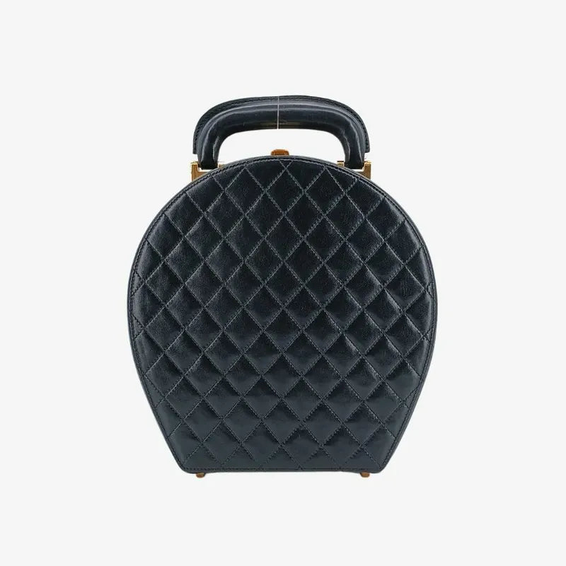 RA638 - CHANEL Vintage Black Lambskin Quilted Vanity Case