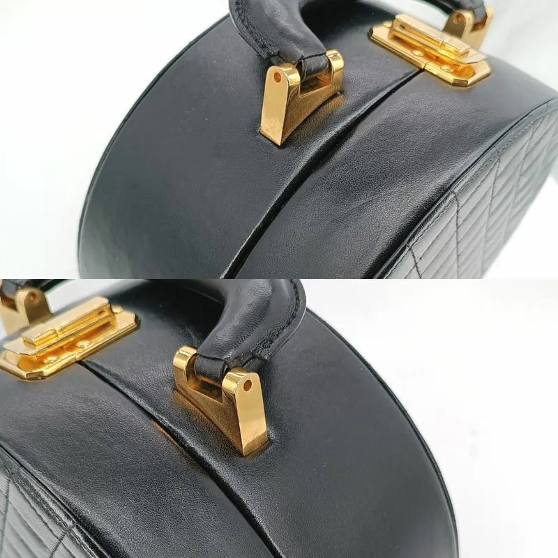 RA638 - CHANEL Vintage Black Lambskin Quilted Vanity Case