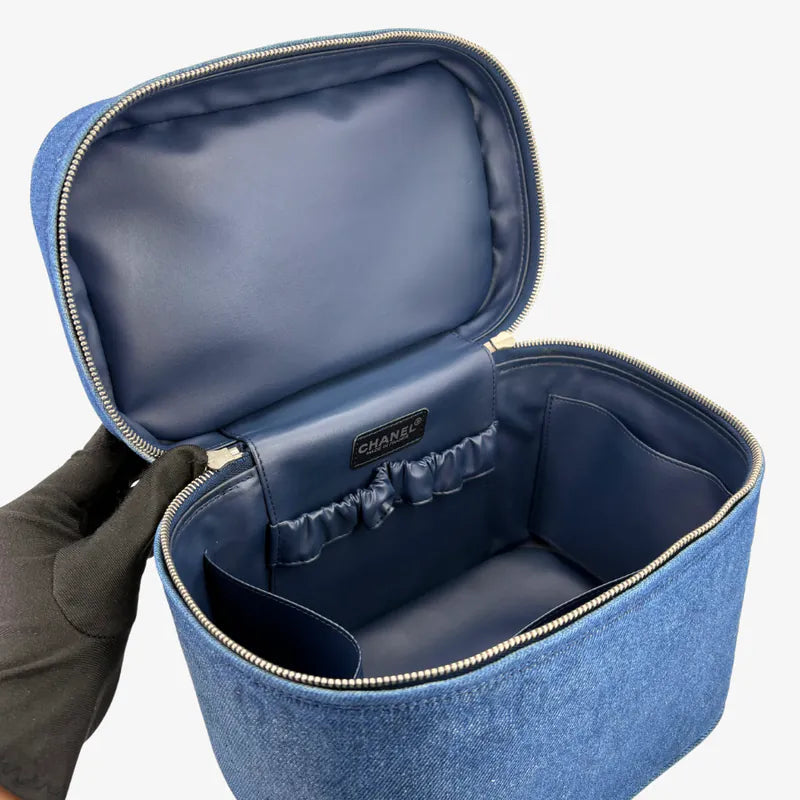 JW215 - CHANEL Vintage Blue Denim Vanity Case