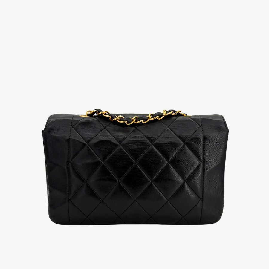 RG433 - CHANEL Vintage Black Lambskin 22cm Diana Flap Bag
