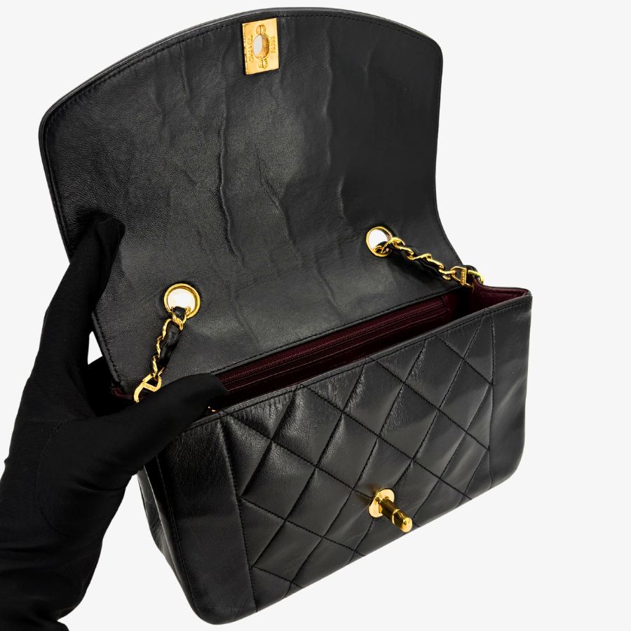 RG433 - CHANEL Vintage Black Lambskin 22cm Diana Flap Bag