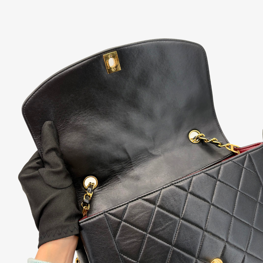 RG858 - CHANEL Vintage Black Lambskin 25cm Diana Flap Bag