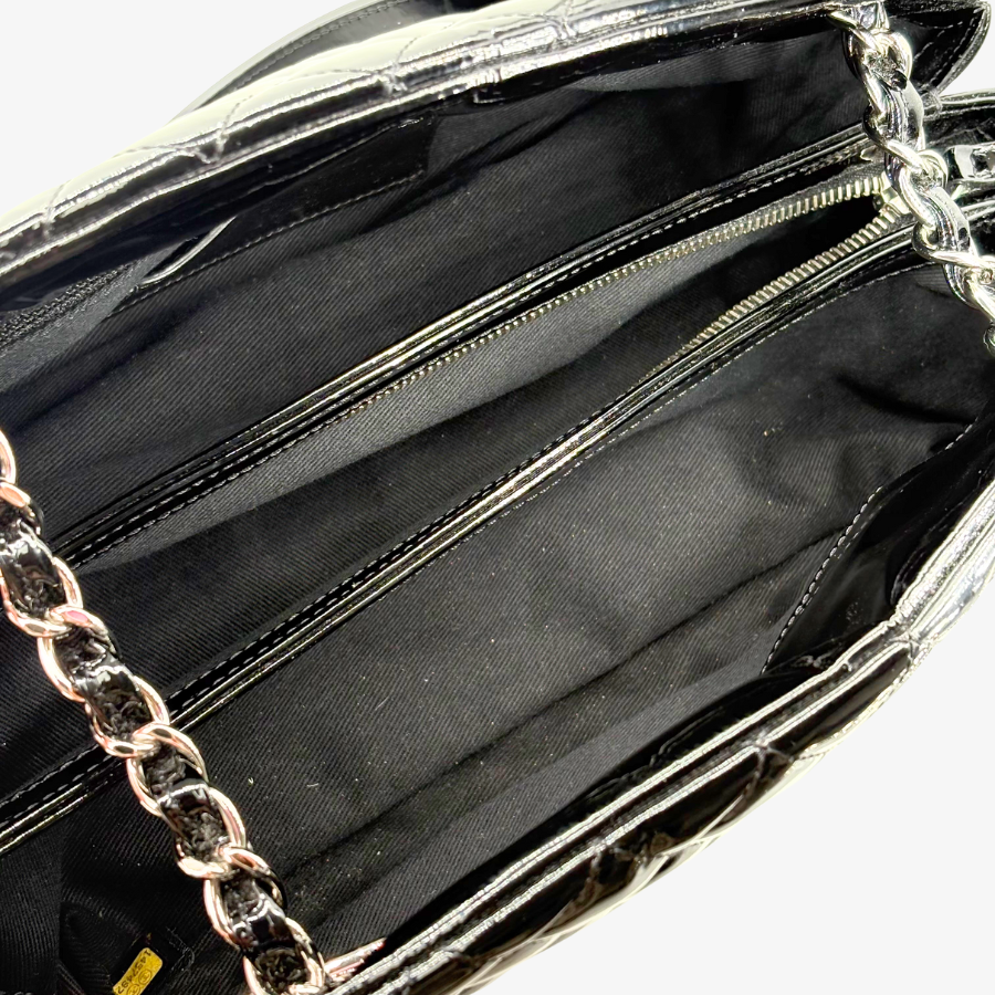 CS041 - CHANEL Vintage Black Mademoiselle Leather CC Charm Shoulder Bag