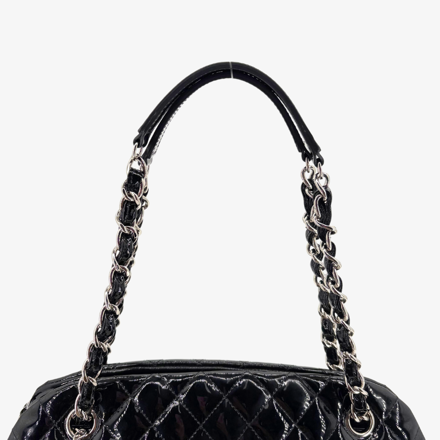 CS041 - CHANEL Vintage Black Mademoiselle Leather CC Charm Shoulder Bag