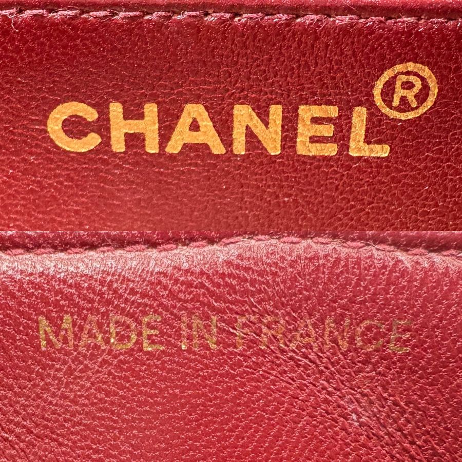 CS044 - CHANEL Vintage Black Lambskin 22cm Diana Flap Bag