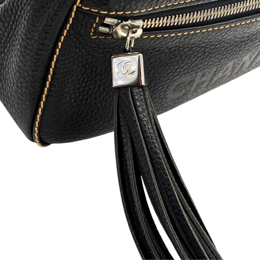 JAH226 - CHANEL Vintage Black Caviar Leather Handbag