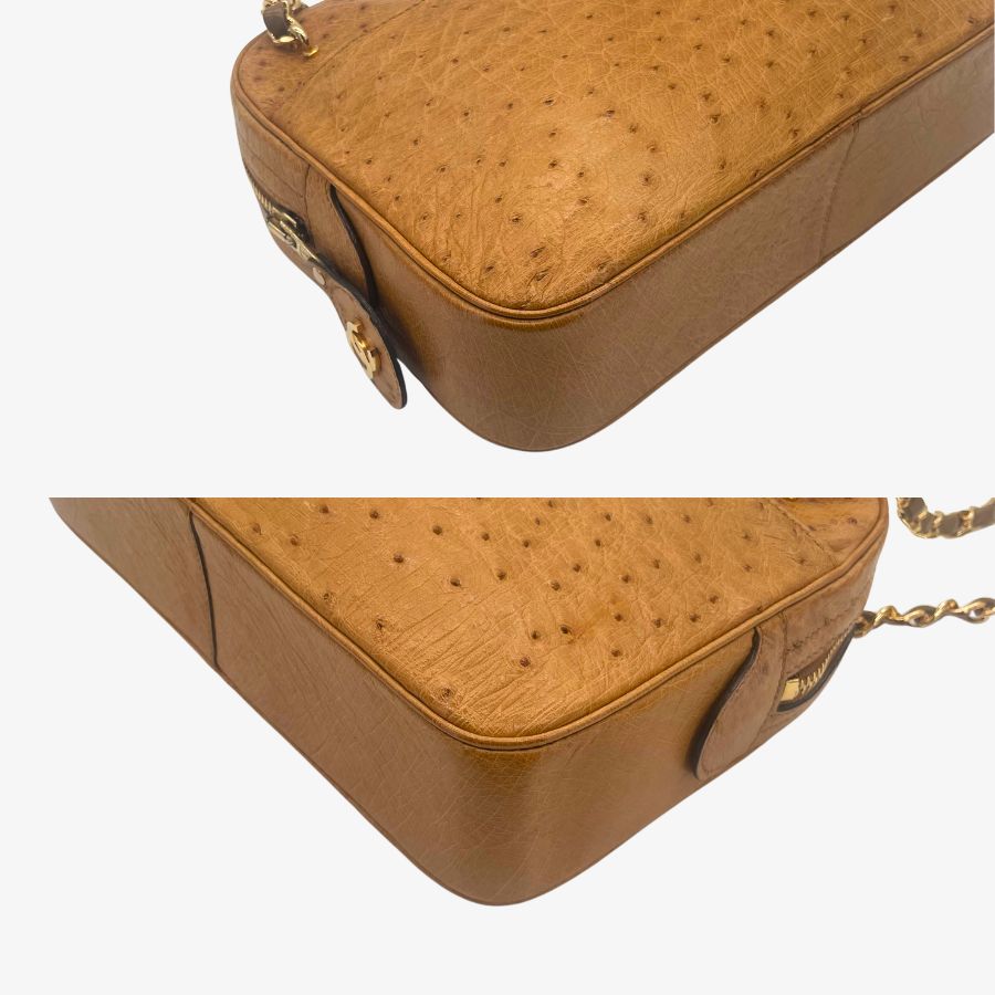 CS051 - CHANEL Vintage Beige Ostrichskin Camera Bag
