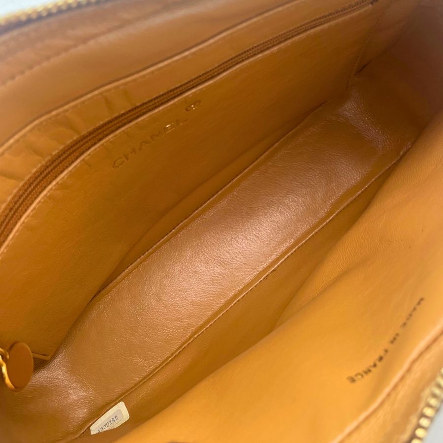 CS051 - CHANEL Vintage Beige Ostrichskin Camera Bag