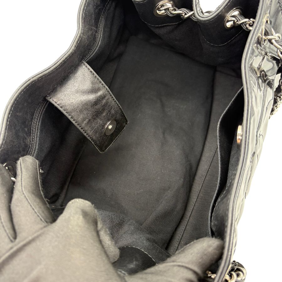 CS065 - CHANEL Black Patent Leather Tote Bag