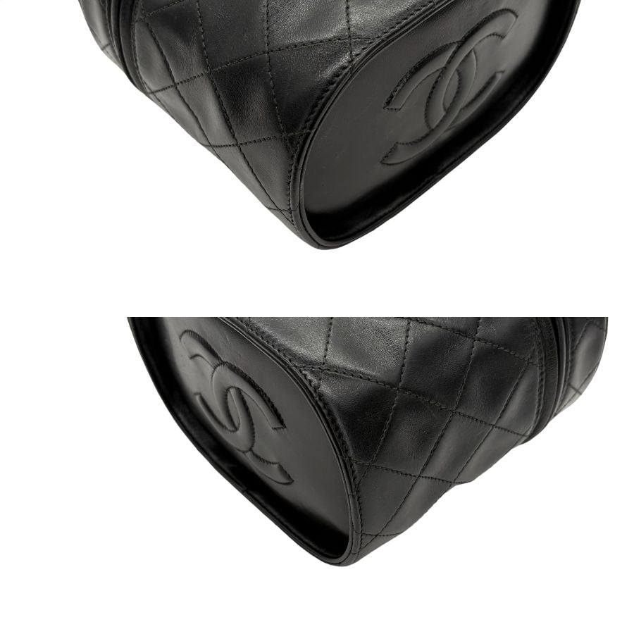 CS069 - CHANEL Vintage Black Lambskin Tassel Bucket Bag
