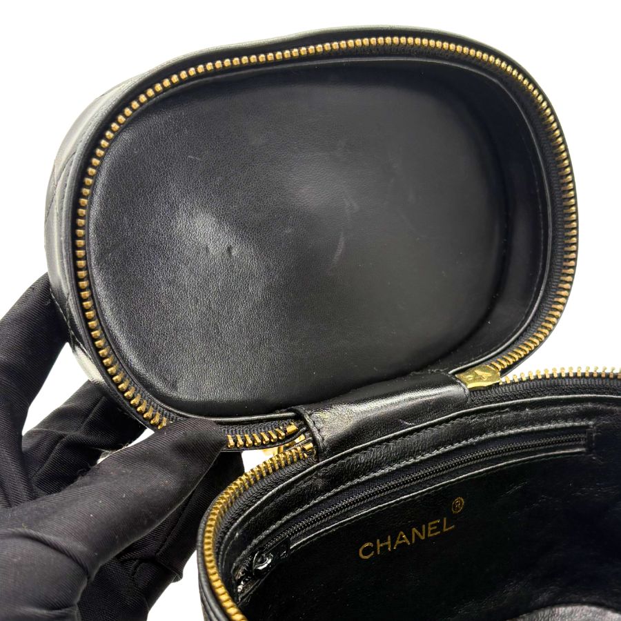 CS069 - CHANEL Vintage Black Lambskin Tassel Bucket Bag