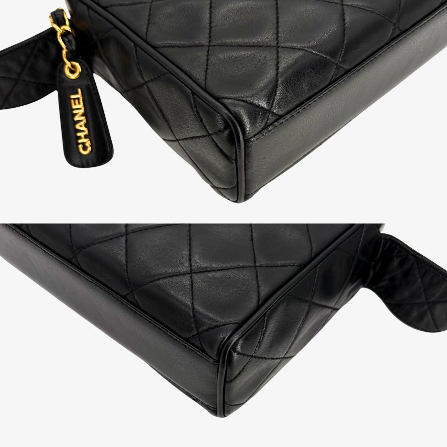 RG704 - CHANEL Vintage Black Lambskin Camera Bag